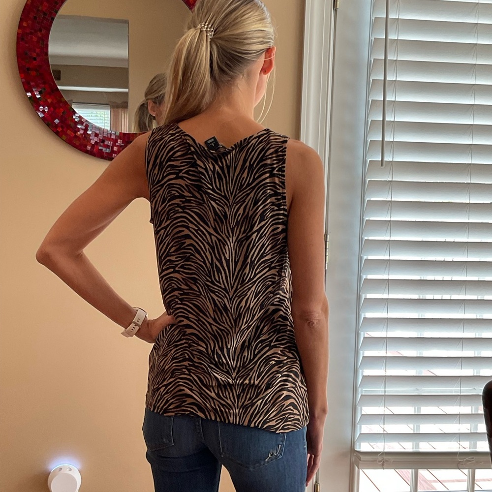 ❌ WHBM Ruffle Tank Top - Picture 6 of 6